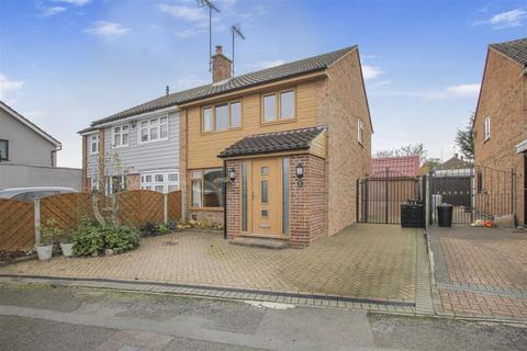 3 bedroom semi-detached house for sale, Barn Mead, Doddinghurst, Brentwood