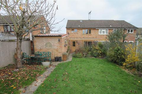 3 bedroom semi-detached house for sale, Barn Mead, Doddinghurst, Brentwood