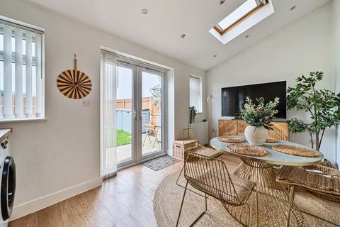 102 Westfield Road, Dunstable, LU6 1DJ