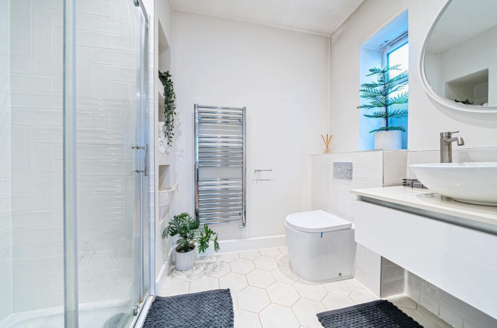GF Shower Room