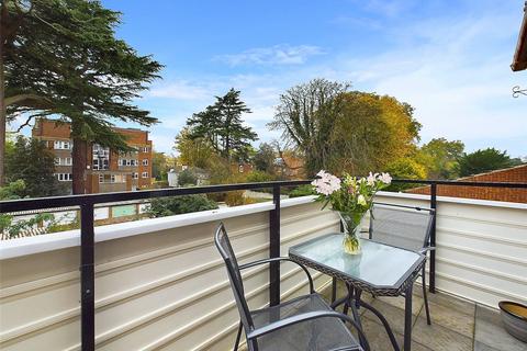 3 bedroom apartment to rent, Glamorgan Road, Hampton Wick