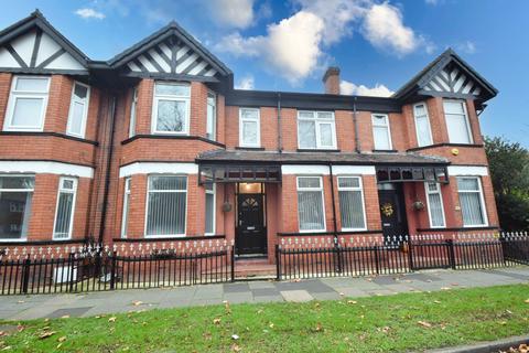 4 bedroom terraced house for sale, Stretford Road, Urmston, M41