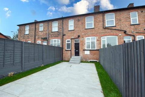 4 bedroom terraced house for sale, Stretford Road, Urmston, M41