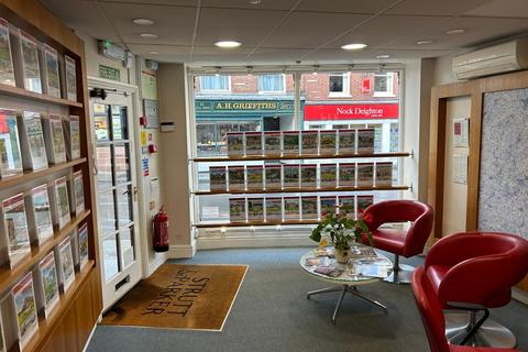 Retail property (high street) to rent, 26 Bull Ring, Ludlow, SY8 1AA