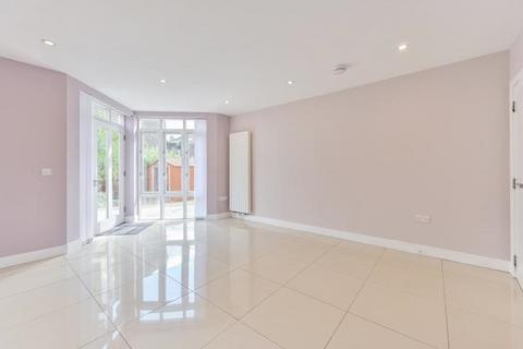 4 bedroom semi-detached house for sale, Chapel House, North Road, Brentford, Middlesex, TW8