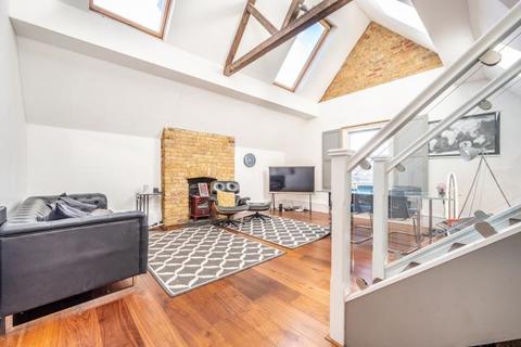 3 bedroom flat for sale, Barston Towers, Barston Road, London, SE27