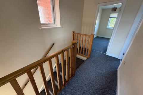 3 bedroom detached house to rent, Dovecote Road, Eastwood, Nottingham
