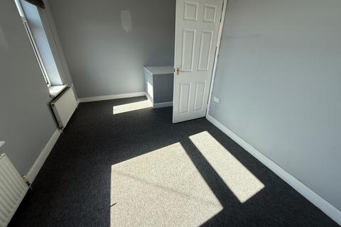 3 bedroom detached house to rent, Dovecote Road, Eastwood, Nottingham