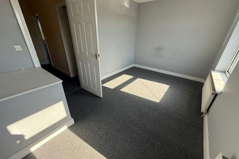 3 bedroom detached house to rent, Dovecote Road, Eastwood, Nottingham
