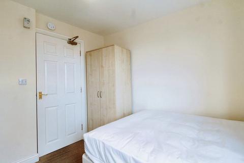 1 bedroom flat to rent, High Road, Chilwell, Nottingham, NG9 5EG