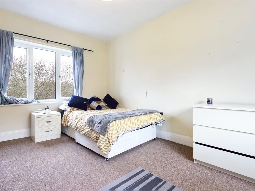 Bedroom-House-To-Ren