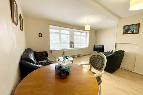 3 bedroom flat for sale, Holdbrook South, Waltham Cross EN8