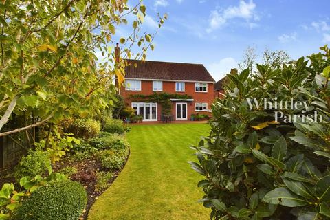 4 bedroom detached house for sale, Vicarage Road, Wingfield IP21