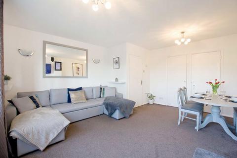 2 bedroom flat for sale, Manor Road, Twickenham TW2