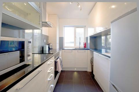 2 bedroom flat for sale, Manor Road, Twickenham TW2