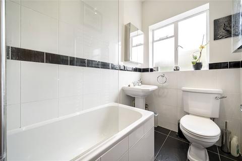 26c Cranfield Road, London, SE4 1UG