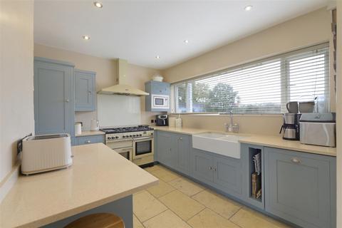 4 bedroom detached house for sale, Hampstead Lane, Yalding, Maidstone