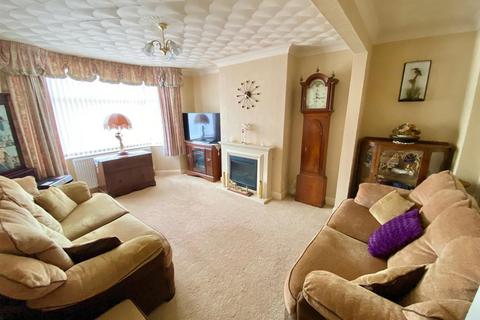 3 bedroom semi-detached house for sale, Beccles Road, South Oulton Broad, Lowestoft, Suffolk