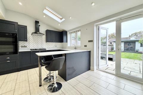 18 Avondale Road, Ipswich, IP3 9JT