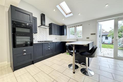 18 Avondale Road, Ipswich, IP3 9JT