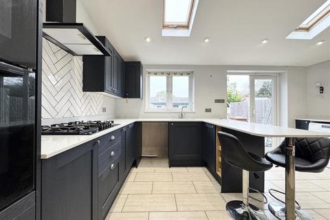 18 Avondale Road, Ipswich, IP3 9JT