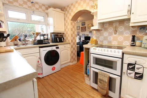 3 bedroom semi-detached house for sale, Sandicliffe Close, Kidderminster, DY11