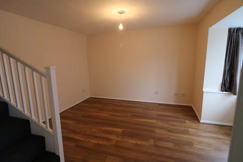 2 bedroom semi-detached house to rent, Coyney Green Luton LU3 1XJ