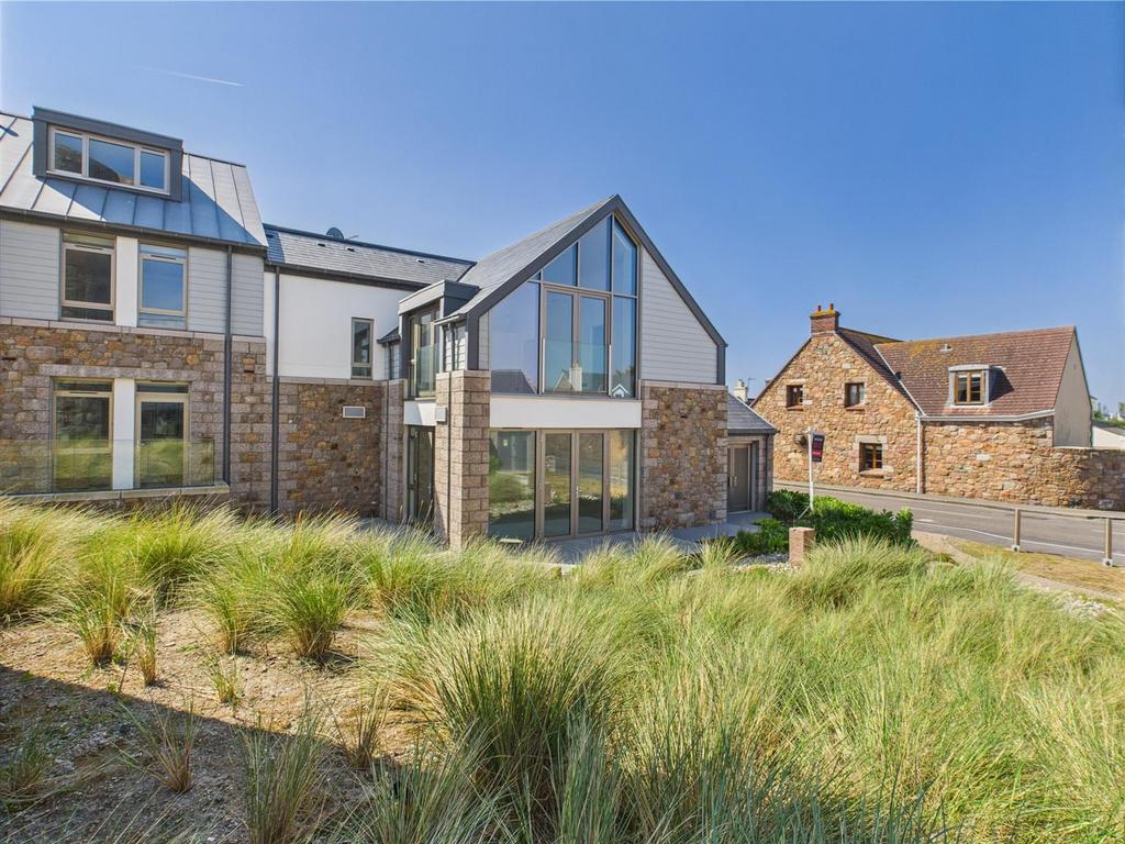 CAM04099 G0-PR0102-STILL024.jpg