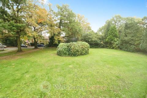 2 bedroom flat to rent, Brantwood Gardens, West Byfleet KT14 6BS