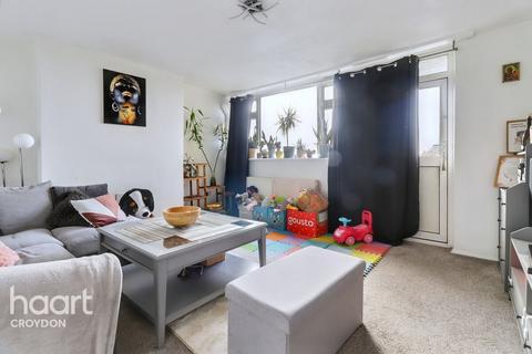 149 Warbank Crescent, New Addington, Croydon, CR0 0AZ