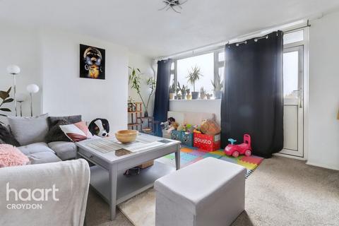 149 Warbank Crescent, New Addington, Croydon, CR0 0AZ