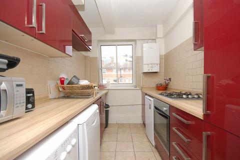 3 bedroom flat to rent, Arnold Estate, London SE1