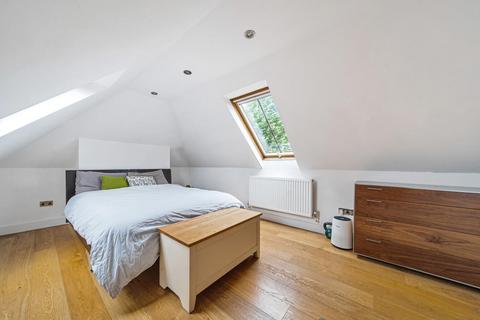 3 bedroom flat for sale, Cheverton Road, Whitehall Park