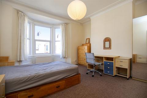 3 bedroom flat to rent, Shortridge Terrace, Newcastle Upon Tyne NE2