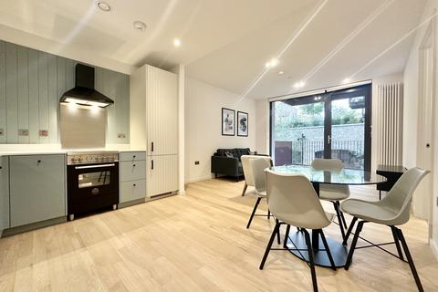 1 bedroom flat to rent, Hollandbury House, Brentford TW8