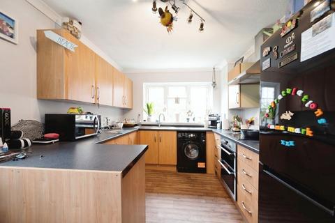 2 bedroom apartment for sale, Mark Anthony Court, Hayling Island, Hampshire