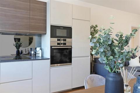 3 bedroom flat to rent, Carpet Street Sugar House Island E15