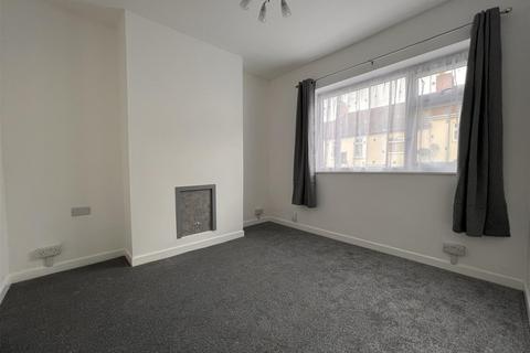 2 bedroom terraced house to rent, Dryden Street, Swindon SN1