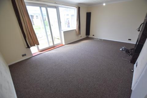 3 bedroom semi-detached house to rent, Beaconsfield, Luton, Bedfordshire, LU2 0RW