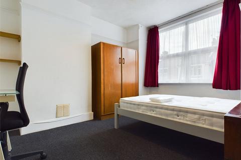 4 bedroom terraced house to rent, Redvers Road, Brighton, BN2