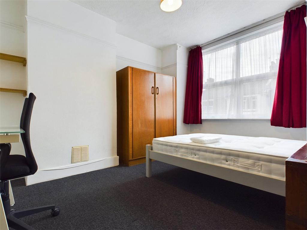 Bedroom-Flat-To-Rent