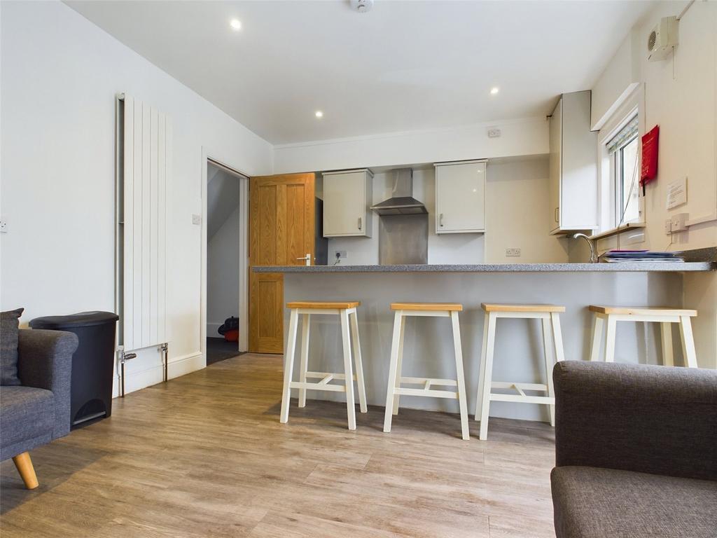 Lounge-Flat-To-Rent