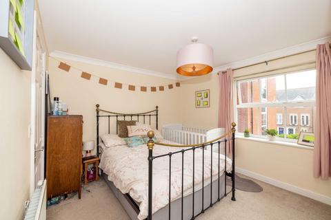 2 bedroom flat for sale, Godfrey Gardens, Chartham, CT4