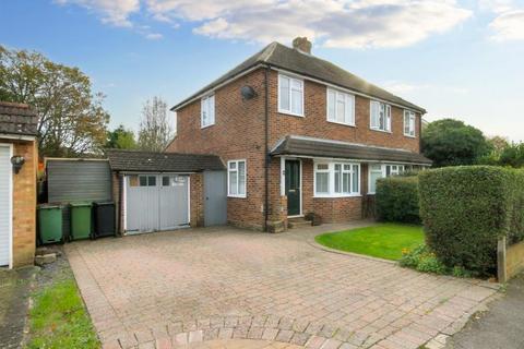 8 Penrose Road, Fetcham, Leatherhead, KT22 9QA