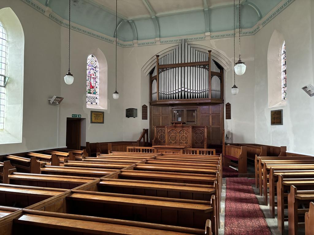 Sedd Fawr and organ