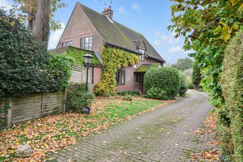 4 bedroom detached house for sale, Canterbury Road, Ashford TN25