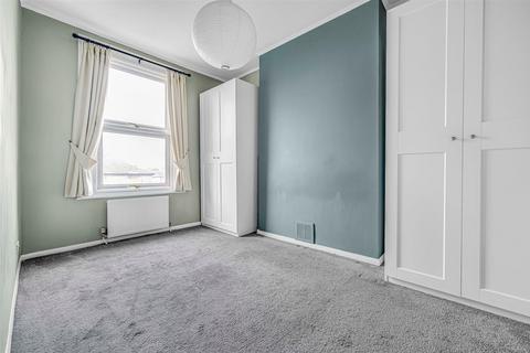 2 bedroom flat to rent, Endymion Road, Finsbury Park