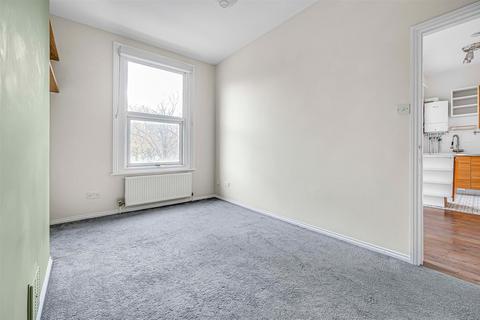 2 bedroom flat to rent, Endymion Road, Finsbury Park