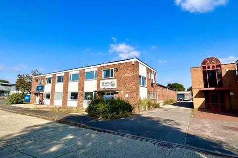 Industrial unit to rent, Unit D2 Telford Road, Bicester, OX26 4LD