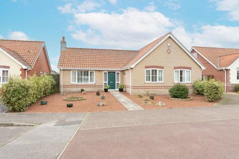 3 bedroom detached bungalow for sale, Houghton Drive, Oulton